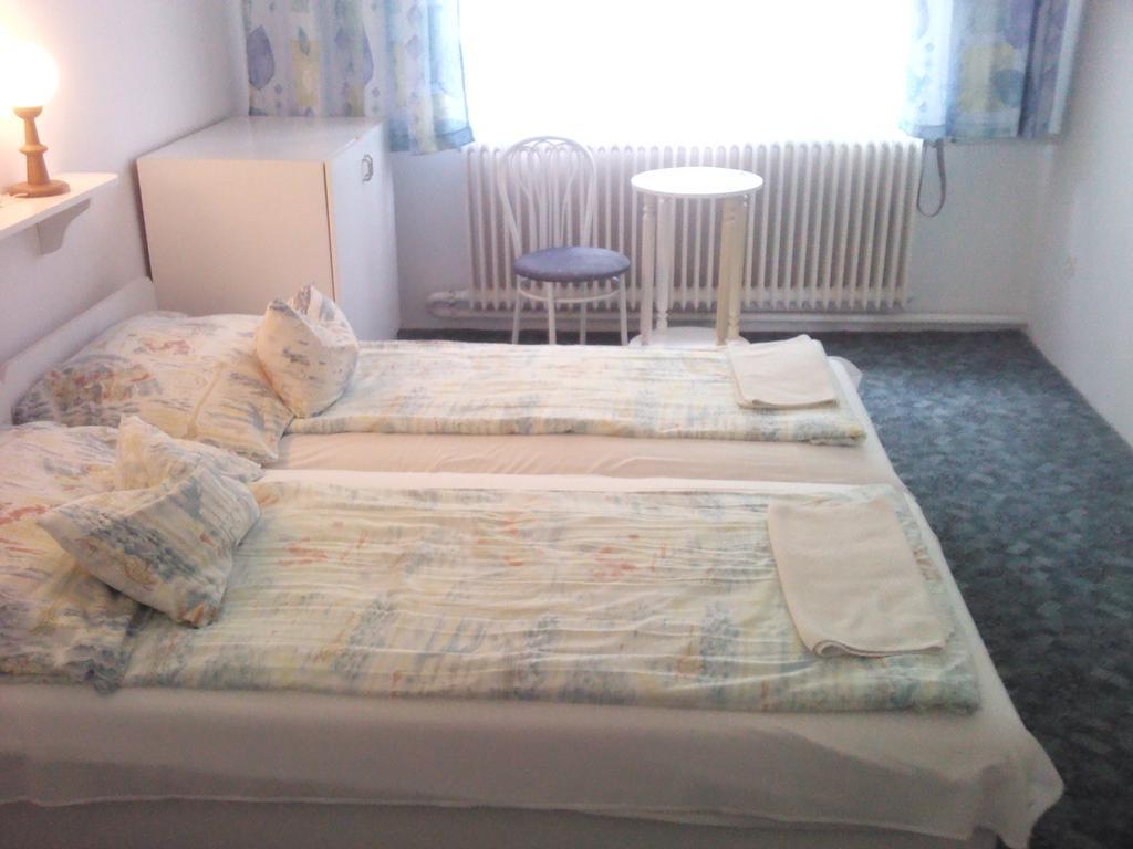 Napfény Apartment Keszthely Habitación foto